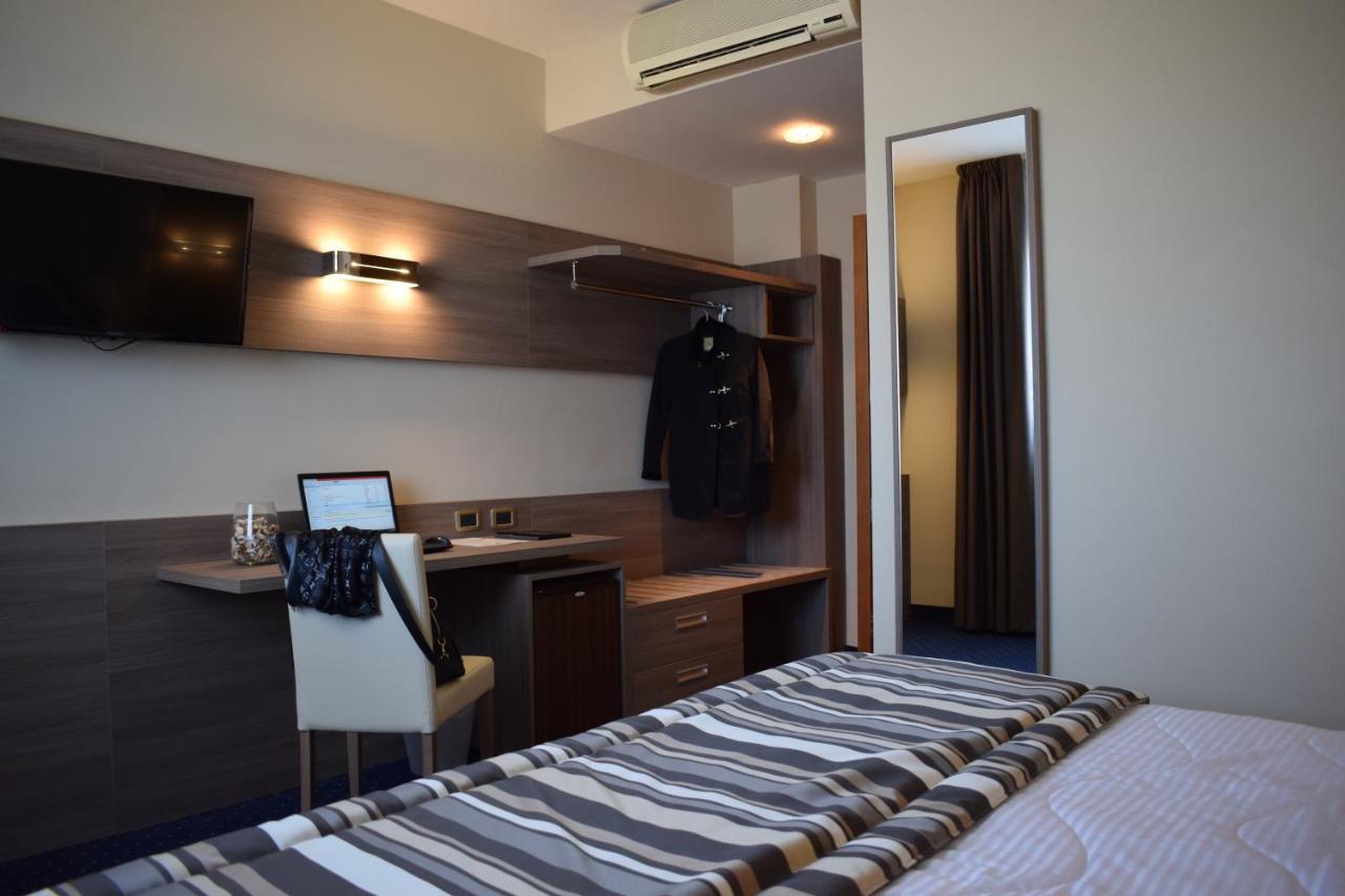Roma Domus Hotel Ponzano Romano Luaran gambar
